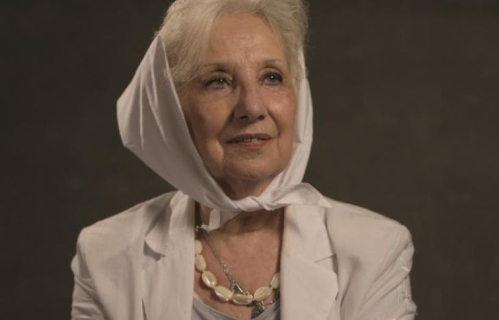 Cuenta con el testimonio de Estela de Carlotto.