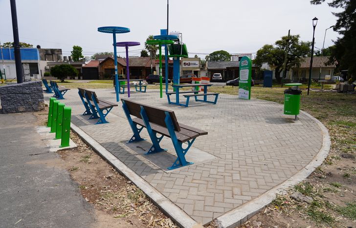 Las plazas de Lomas tienen mucha concurrencia de vecinos y familias que disfrutan del aire libre.