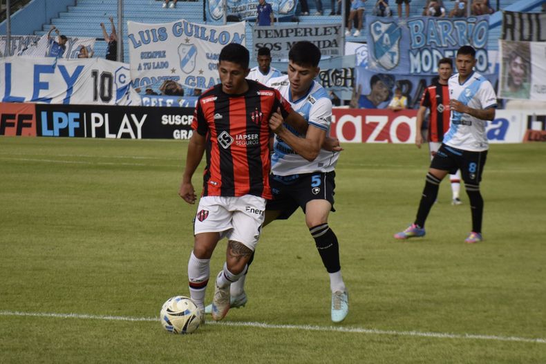 Temperley no puede con Patronato en Turdera. Temperley no puede con Patronato en Turdera.