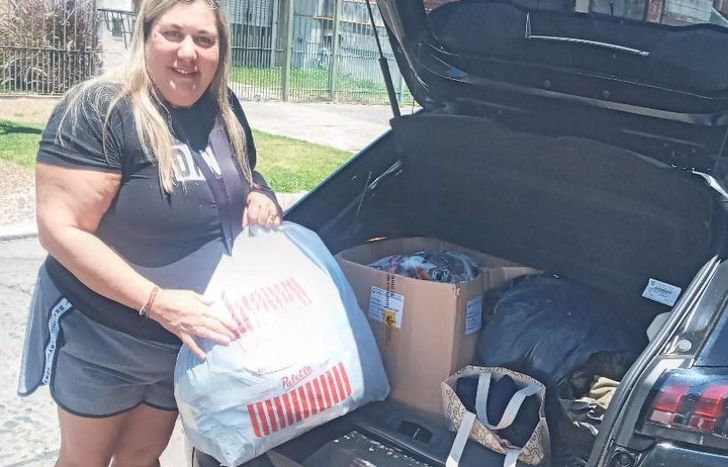 Un baúl lleno de donaciones de Lomas a CABA.