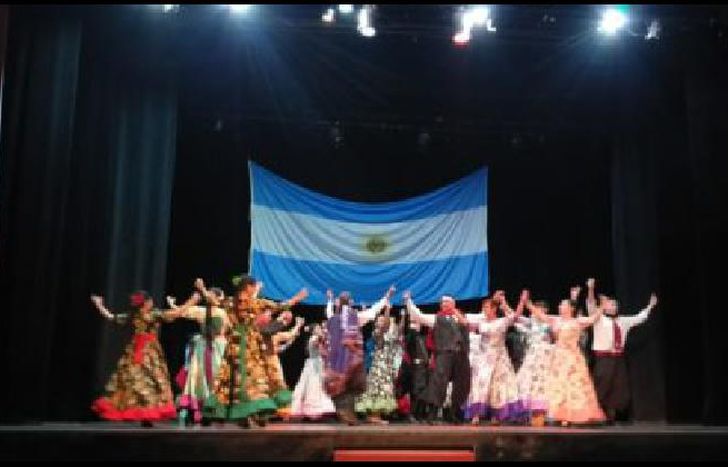 en uno de los festejos dentro del Teatro Municipal antes de la pandemia.