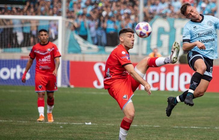 Mateo Acosta, al top de la tabla de goleadores.