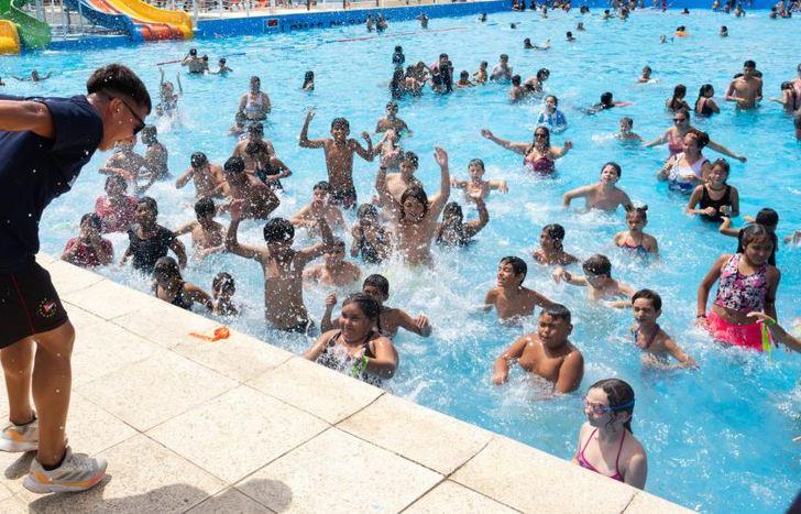 El cierre del programa fue con un día a pleno sol en las piletas de Albertina.