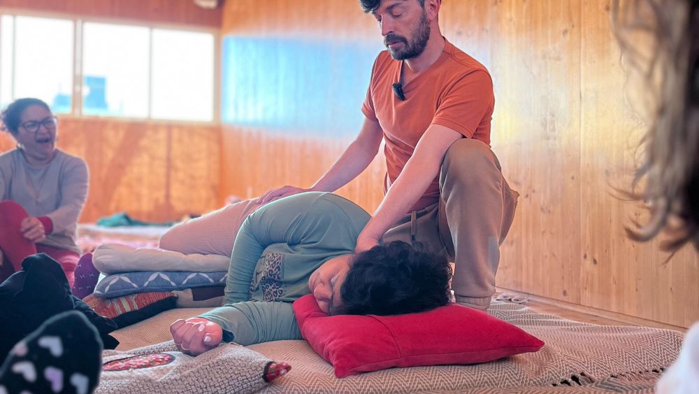 Dejó la fotografía comercial y descubrió el Shiatsu Somático, una terapia centrada en escuchar el cuerpo. Dejó la fotografía comercial y descubrió el Shiatsu Somático, una terapia centrada en escuchar el cuerpo.