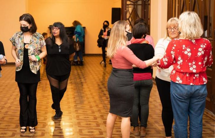 Los participantes podrán aprender ambos roles de una pareja de tango.