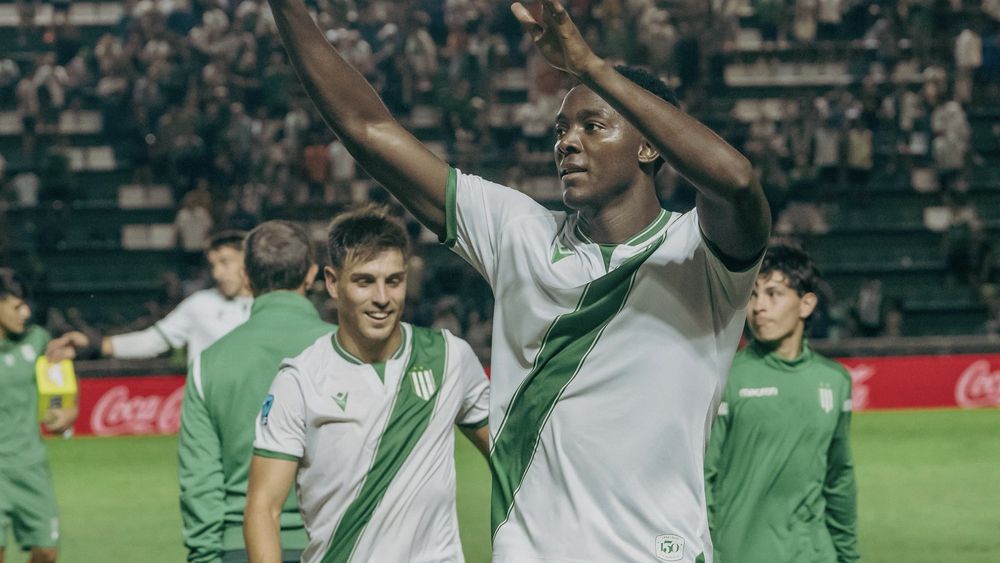 Danilo Arboleda ya se convierte en referente para los más jóvenes del plantel de Banfield. Danilo Arboleda ya se convierte en referente para los más jóvenes del plantel de Banfield.