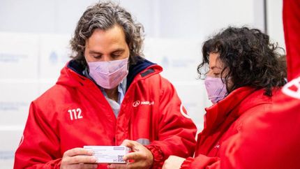 Cafiero y Vizzotti, durante la llegada de nuevas vacunas.