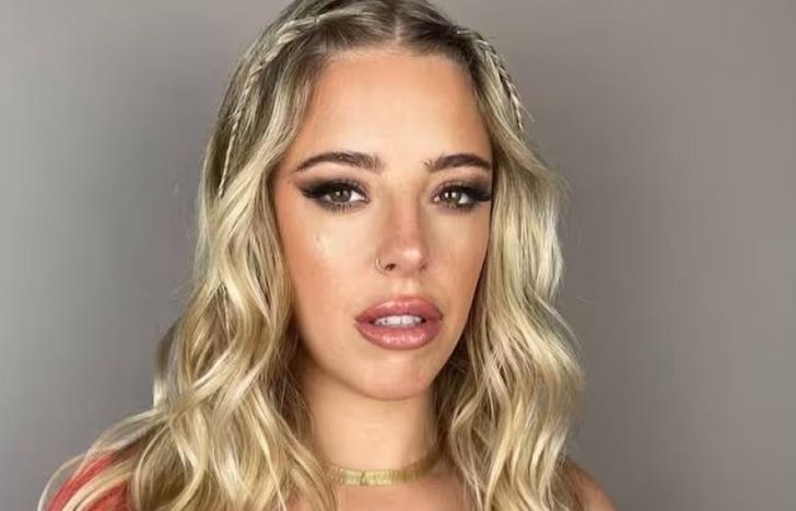 La influencer cerca de un ex hermanito.