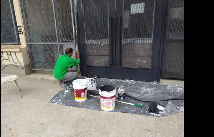 las cuadrillas están haciendo arreglos en unas 20 escuelas.