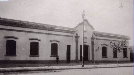 La fachada del Colegio Inmaculada Concepción sobre la calle Boedo.&nbsp;