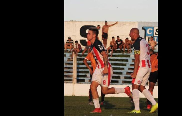 En Deportivo Paraguayo anotó cinco goles.