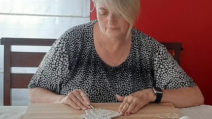 Se dedica a las creaciones en crochet.