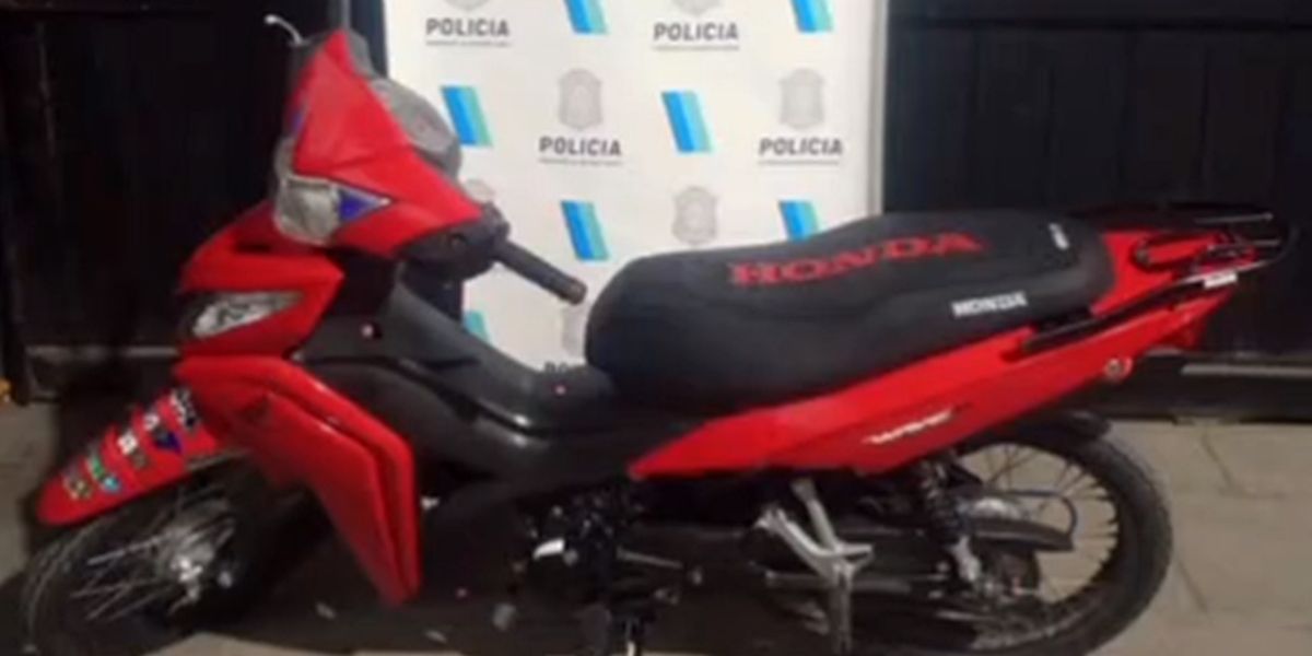 La moto robada en Lomas de Zamora.