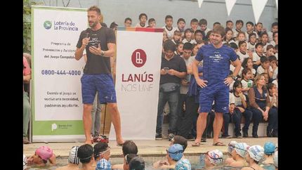 clinicas de natacion a cargo del tiburon meolans