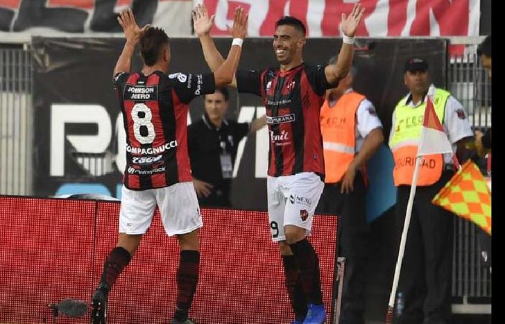 Compagnucci (8) asistió a Ávalos en los tres goles de Patronato en el Monumental.