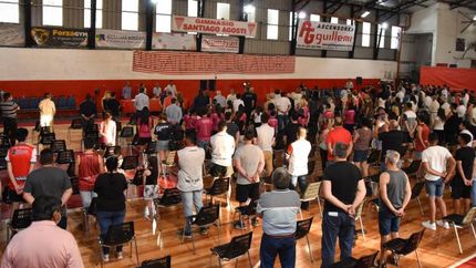 Con muchos socios, se inauguró el gimnasio remodelado. Con muchos socios, se inauguró el gimnasio remodelado.