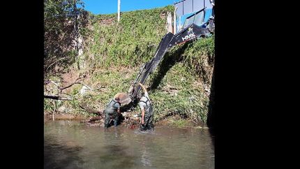 arroyo del rey: avanzan las obras de limpieza del municipio de lomas arroyo del rey: avanzan las obras de limpieza del municipio de lomas