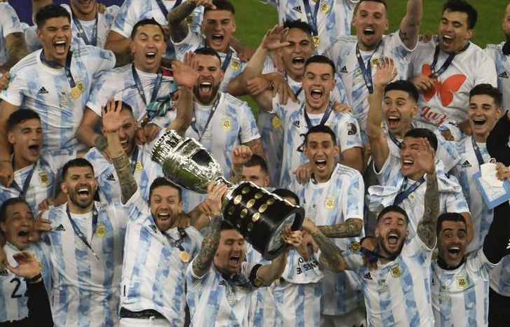 La Copa América en manos del capitán Lionel Messi.