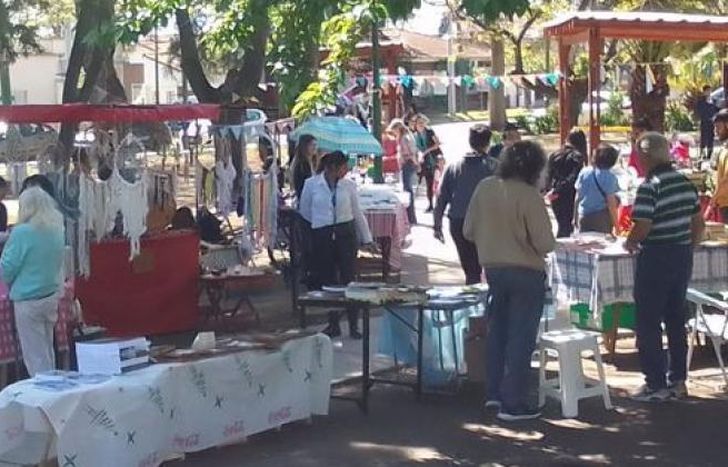 Vuelve la tradicional feria a la Plaza Colón de Temperley.