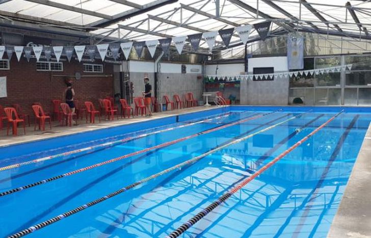 Pileta pintada y lista para usar.