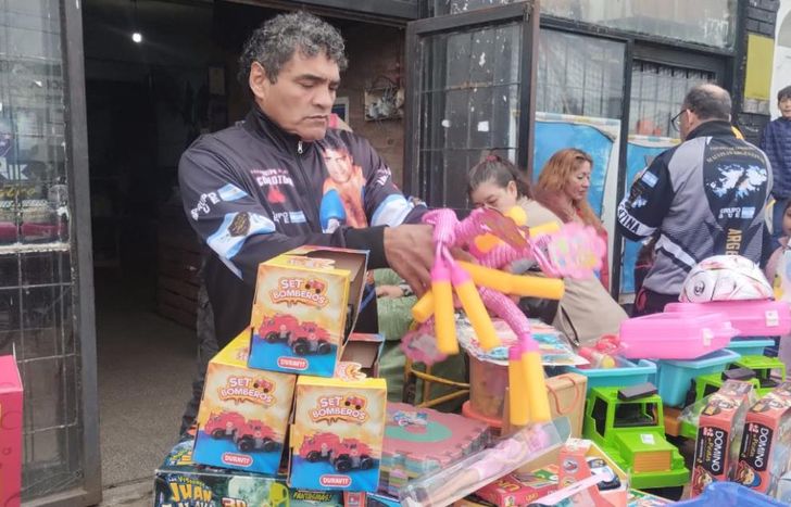 El boxeador, al frente del festejo.