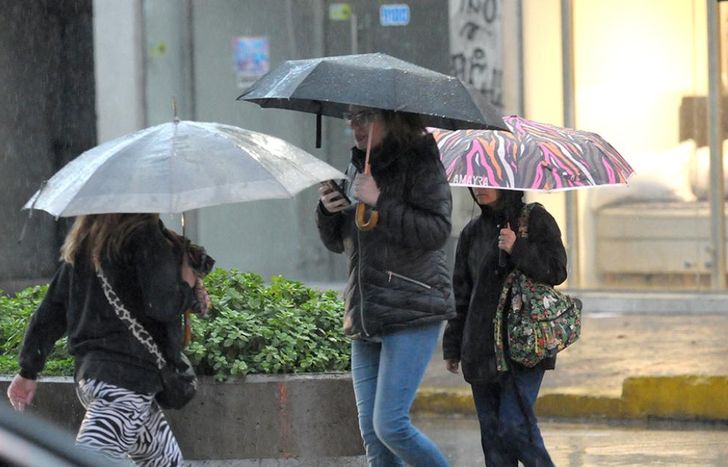 Paraguas y piloto, bien a mano.