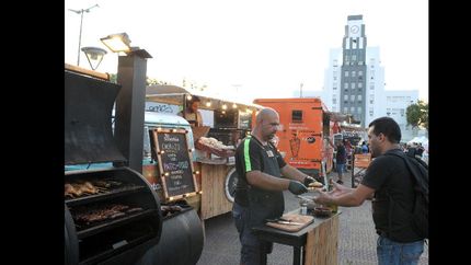 la caravana food trucks, en la grigera la caravana food trucks, en la grigera