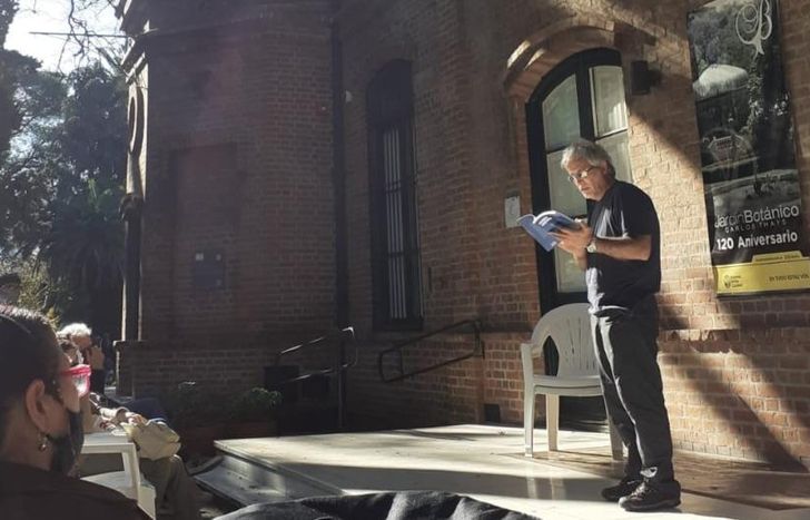 Juan Botana, escritor de Banfield.