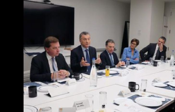 Mauricio Macri durante una reunión que mantuvo con inversores en las oficinas del diario Financial Times.
