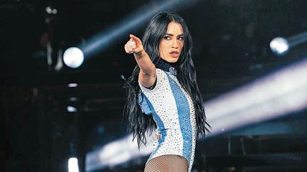 Lali Espósito, de celeste y blanco.&nbsp;