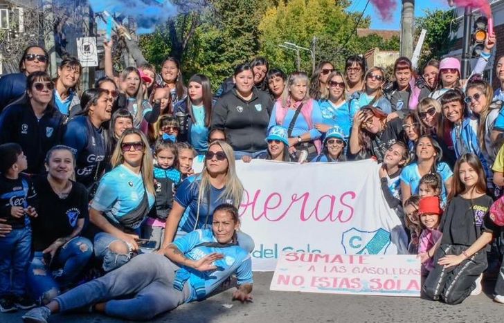 Este lunes se subirán al micro unas 60 hinchas de Temperley.