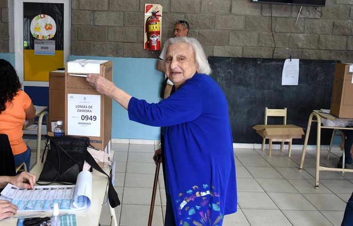 Feliz de poder votar nuevamente.