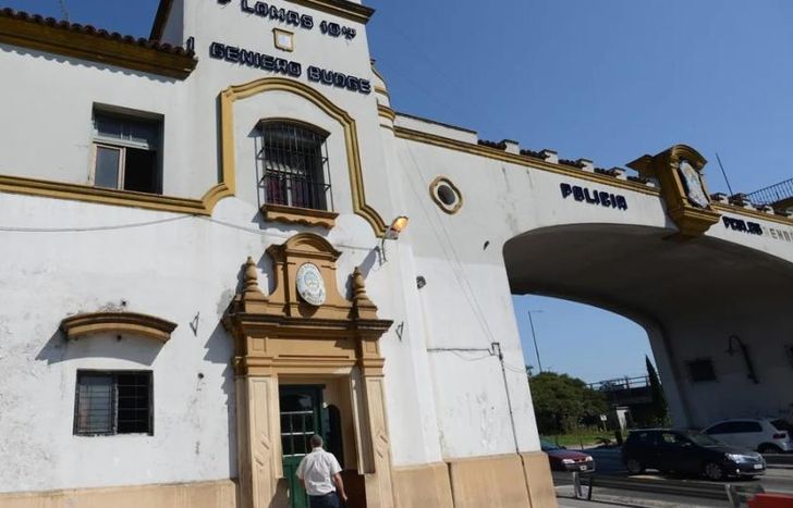 El agresor fue trasladado a la Comisaría 10ª de Ingeniero Budge.