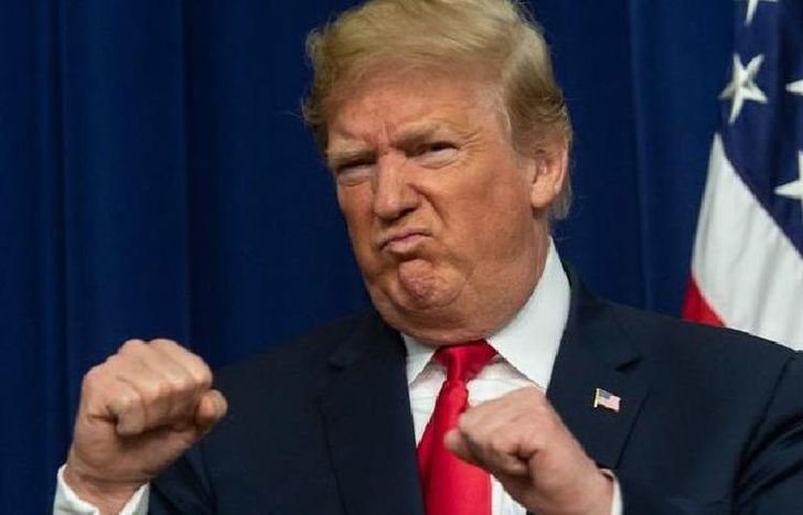 “A petición de un hombre que me gusta y respeto, aplazamos temporalmente esa designación”, dijo Trump.