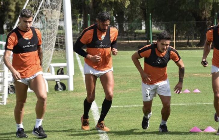 El plantel del Taladro trabajó en el Campo de Deportes.