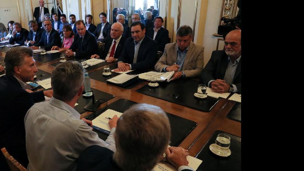 El Gobierno busca ganar tiempo en la disputa por los recortes de IVA y Ganancias