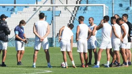 Ruiz ajusta detalles para el debut en la Primera Nacional 2022. Ruiz ajusta detalles para el debut en la Primera Nacional 2022.