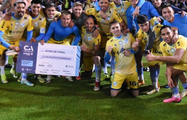 El volante del Celeste no pudo anotar en la definición desde los 12 pasos.