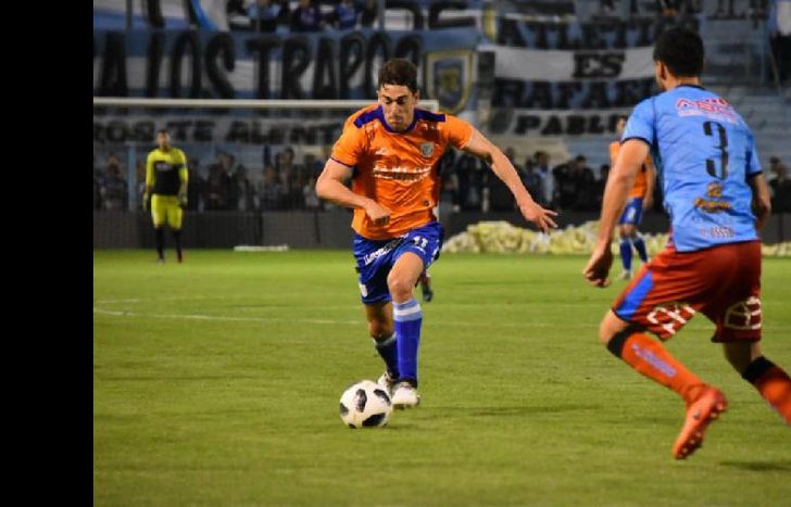 Brown se durmió en el segundo tiempo y Atlético no lo perdonó.