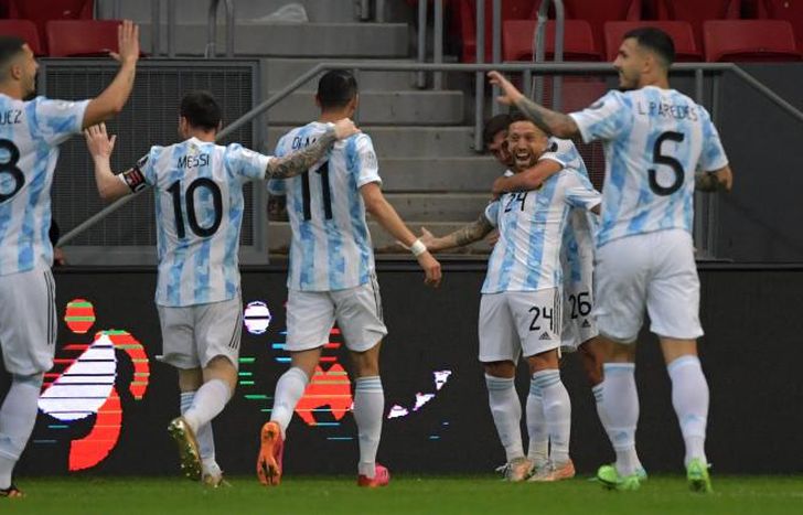 El festejo de Alejandro Gómez tras la apertura del marcador.