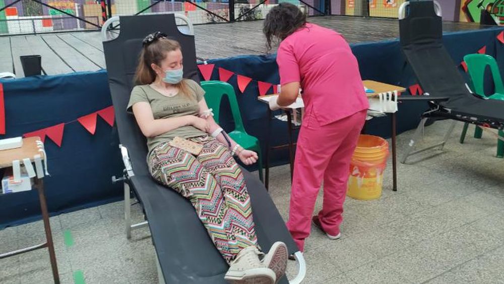 Donar sangre puede salvar entre tres y cuatro vidas.