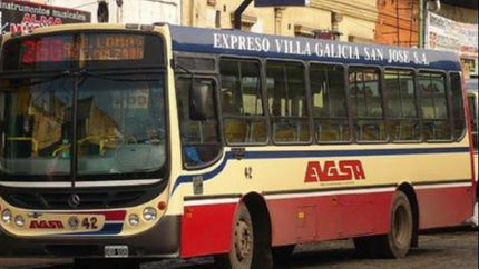 Luego de casi dos semanas, la 266 volvió a salir de su terminal.