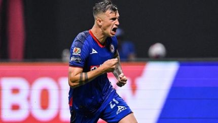 Desde Cruz Azul se suma Lotti. Desde Cruz Azul se suma Lotti.
