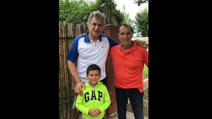 con Fillol, en la puerta de su casa.