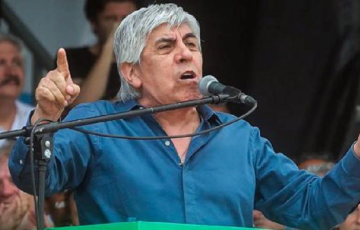 Para el líder de Camioneros si Macri gana va por la reforma laboral.