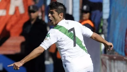 Santiago Salcedo brilló con la camiseta de Banfield.