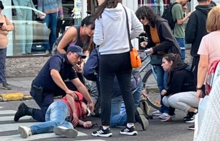 El hombre fue asistido por los vecinos.