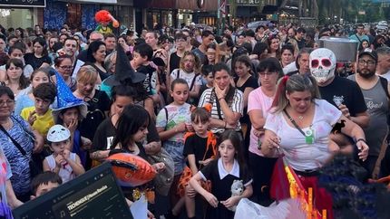 Halloween es una festividad que cada año convoca a muchos vecinos. Halloween es una festividad que cada año convoca a muchos vecinos.