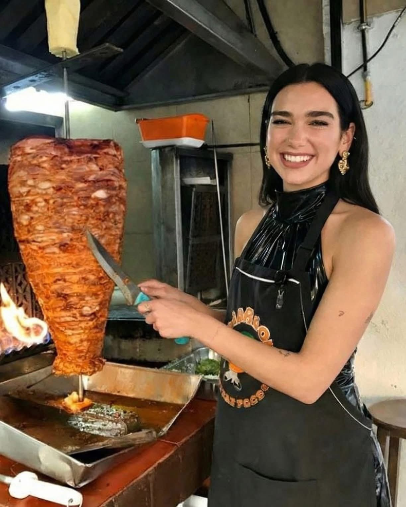Dua Lipa, en su taquería. 