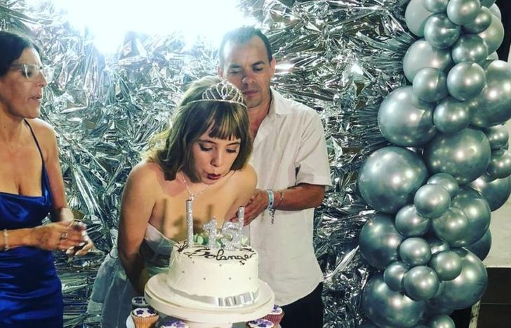 Uno de los festejos de 15 fue para una joven que venció al cáncer. Una celebración muy emotiva.